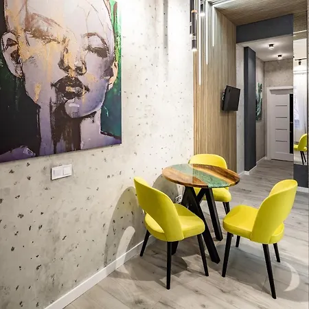 Alfa Apartments Kulisha 12 利沃夫 外观 照片